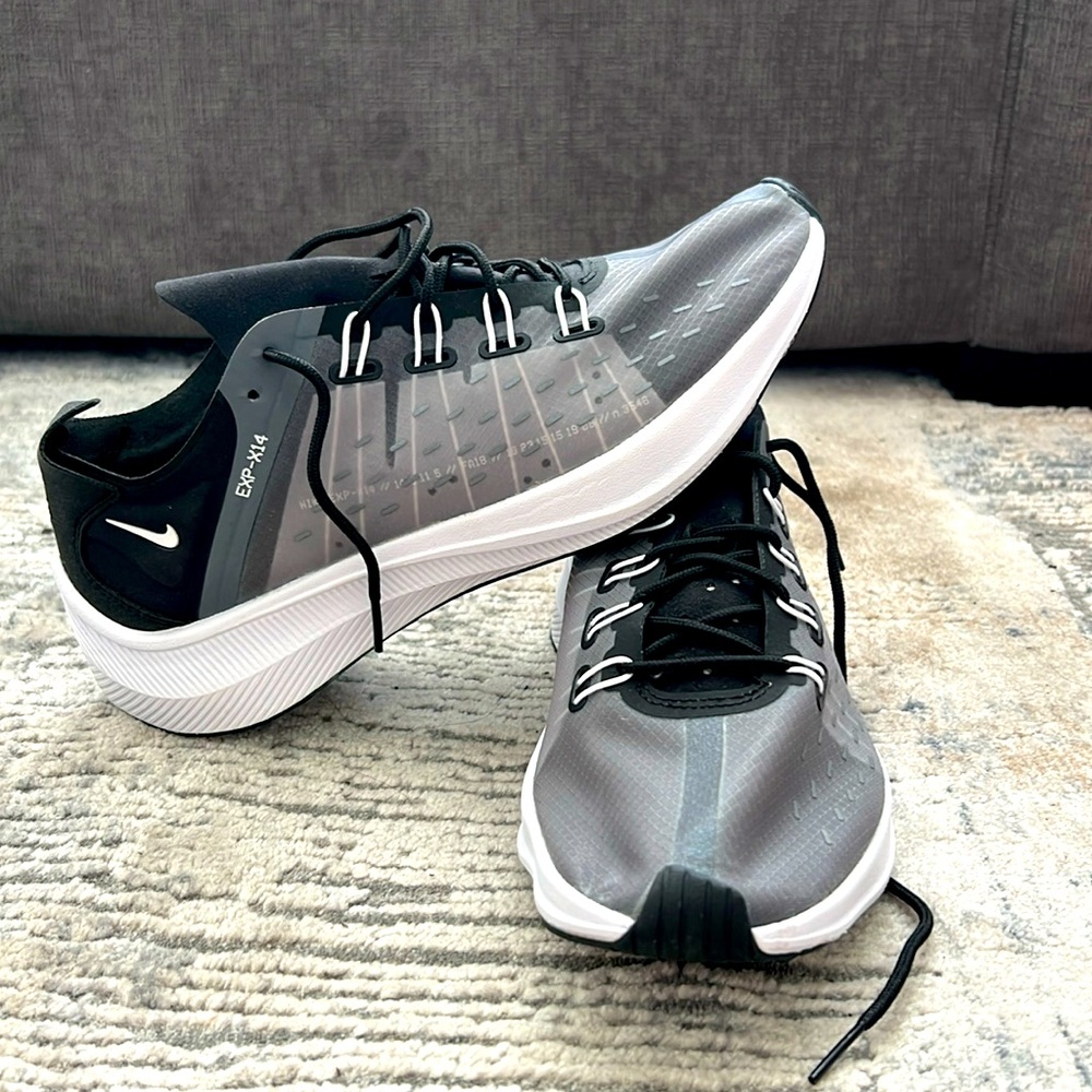 Nike EXP 14 size 9 brand new.